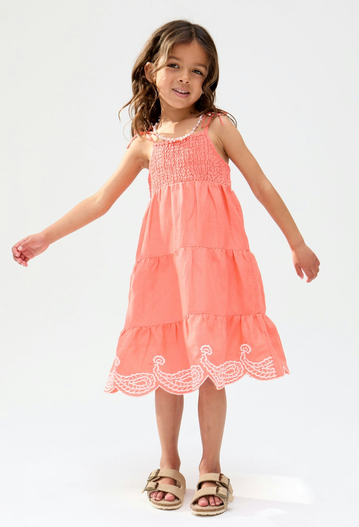 Robe Enfant Emma à Corsage Froncé et Broderie Festonnée – Orange